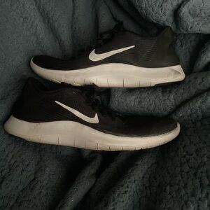 nike black and white Flex running shoes